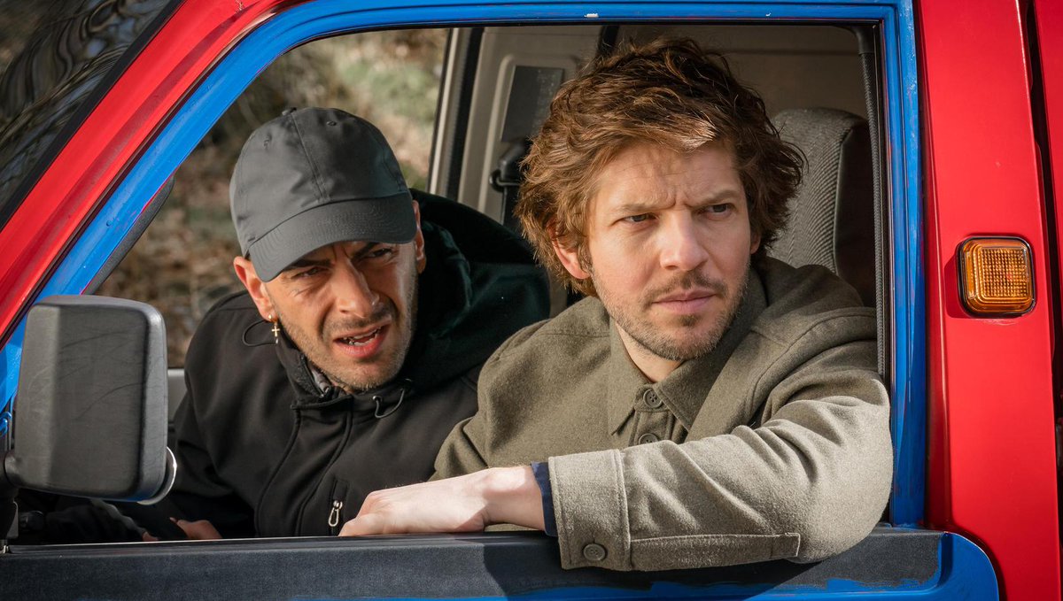 DMolonyForum's tweet photo. #Brassic3 ep 6 on Sky Max tonight!
#DamienMolony #JoeGilgun #brassic https://t.co/JftJn1S75A