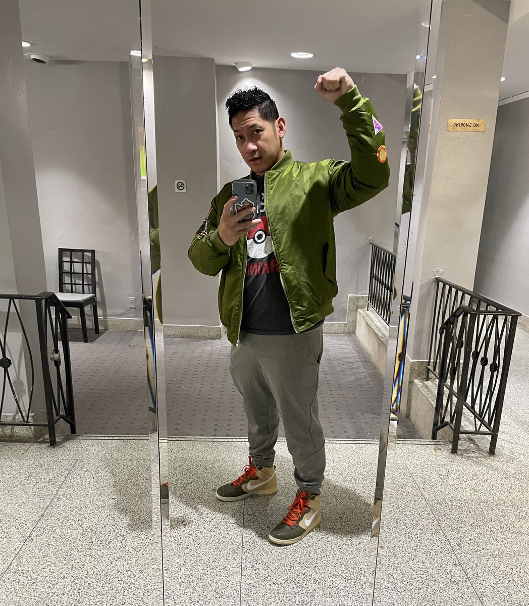 shinypok3hunt3r's tweet photo. finally got to wear this cool #pokémonGo #level50jacket from @TrainerGear https://t.co/geasVvTHWr
