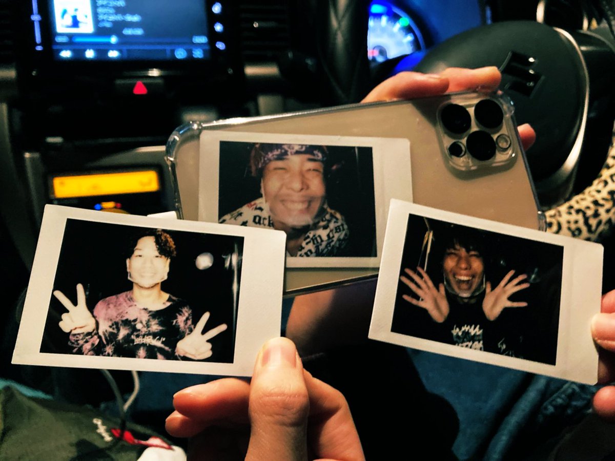 m0915na's tweet photo. やっぱり3人じゃなくちゃ😉

久しぶり3人でLIVE見た👀👀
最強三人娘です🔥🔥🔥

@Yu_Ki_MELOFLOAT  × @a_mlfl 
@kazumelo1  × @m0915na 
@orecoeur  × @mf_nanami 

#メロフロート https://t.co/MRzqD77UHu