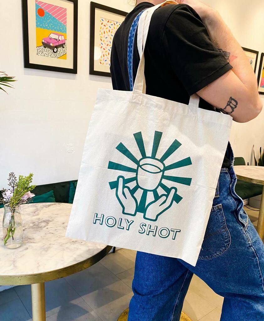 holyshotcoffee's tweet photo. Stay fashionable this winter with our locally sourced exclusive tote bags! Perfect for carrying all your Xmas shopping! 🎄🎁 available online and in store @holyshotcoffee 
.
.
.

#flatwhite #latte #latteart #coffeetime #coffeelover #coffeebreak #coffeeaddict #coffeeshop #coffe… https://t.co/A8wvIE02D5