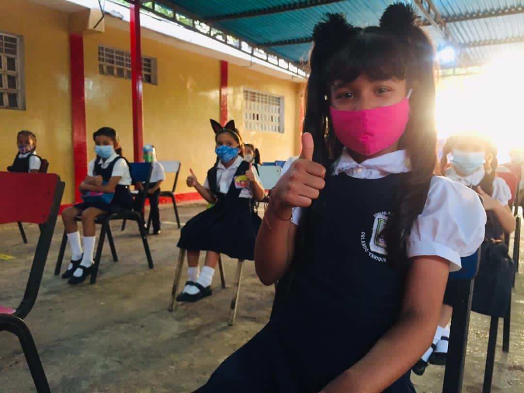 Con dedicación llevamos el Plan "Una Gotita de Amor", para darle a nuestros niños escuelas dignas para su aprendizaje.

Entregamos la U. E. Absalon Bracho, Pq. Domitila Flores 100% recuperada junto con unos kits escolares.

#YoSoyDeAqui☀️
¡Juntos Con Am♥️r Hacemos Más!