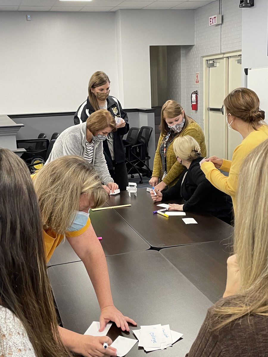 STEMWestorg's tweet photo. Activities involving computation thinking (CT) ⁦@BurkeCoSchools⁩ ⁦@IgniteLearnK12⁩ ⁦@dottieroseLLC⁩ ⁦@hemphillmary⁩ #iamcs https://t.co/nD53Fmewib