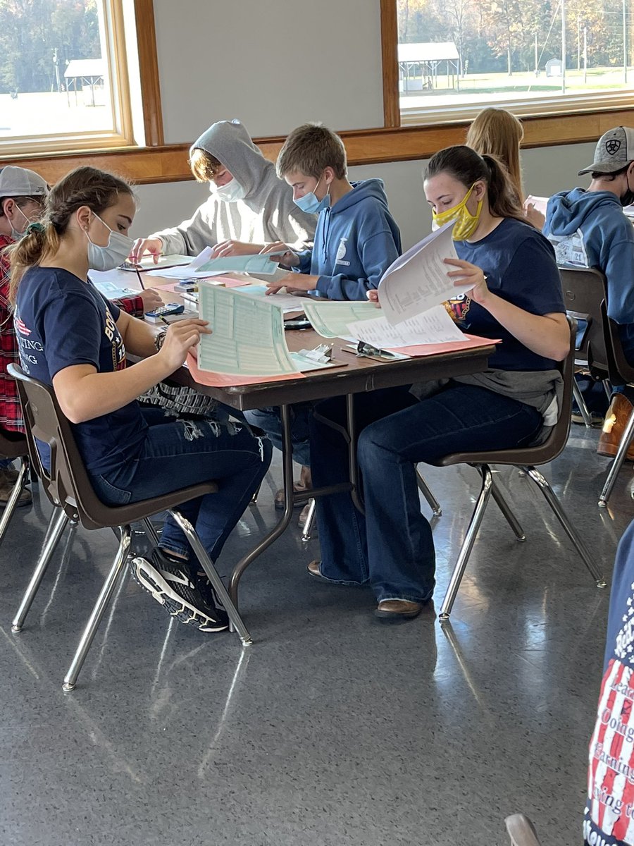 boonville_ffa's tweet photo. BHS FFA competing in the Area 3 Crops and Entomology CDE. https://t.co/eJQ3Q3VTBu