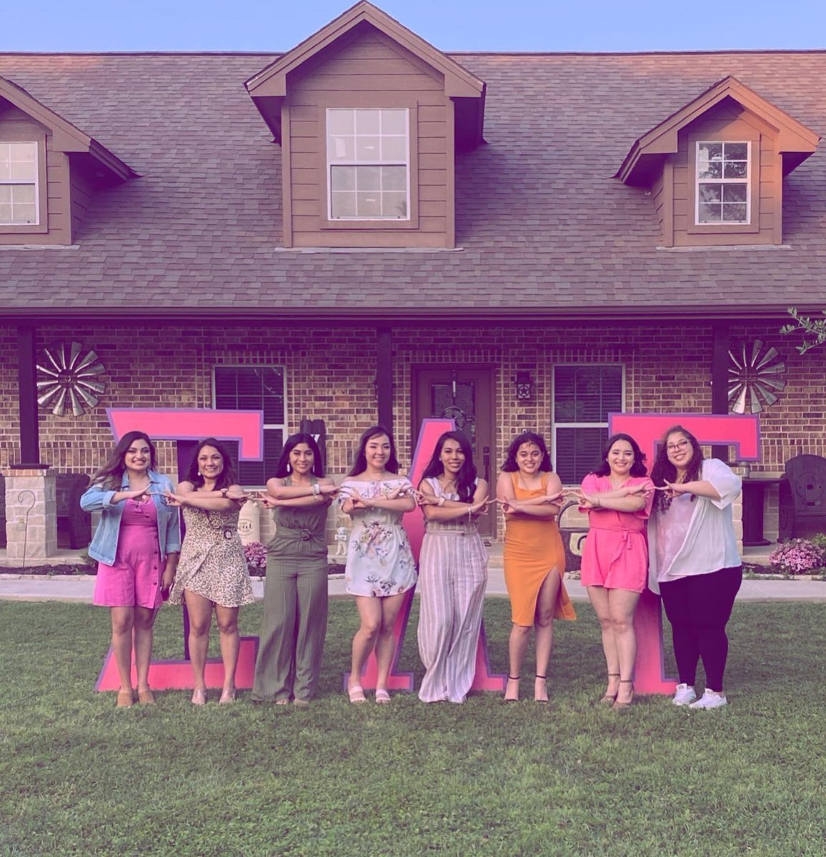 Aggie Gammas tweet media