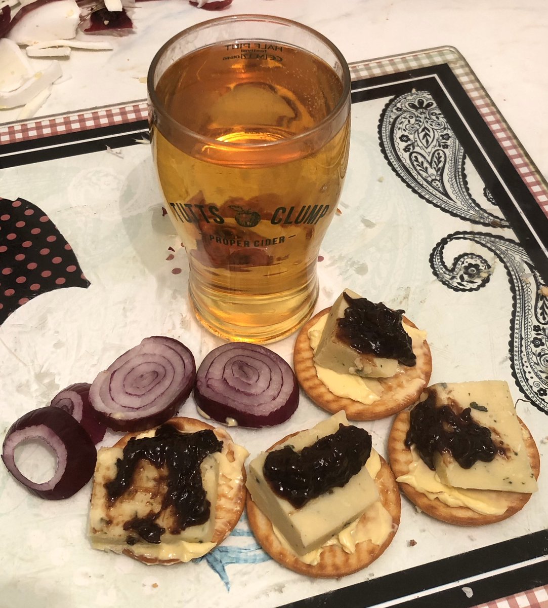 tuttsclumpcider's tweet photo. When you get home from work and don't fancy cooking 😊 #propercider #propercheese #properonions #properpickle #properbiscuits https://t.co/gPJaimJIlc
