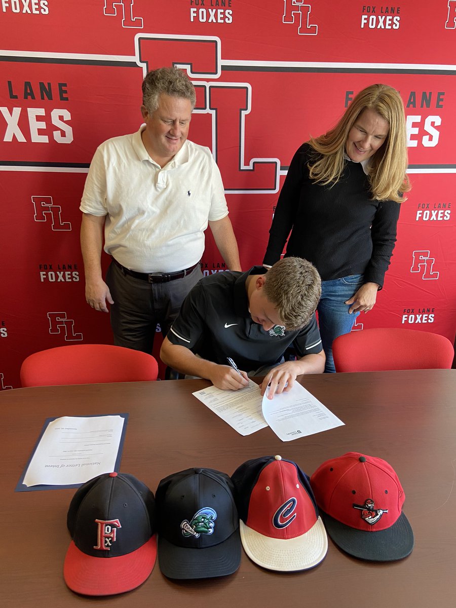 foxlanefanzone's tweet photo. Congratulations to Michael Lombardi, his family, his coaches and his teammates! Today he officially signed his National Letter of Intent to continue his baseball career at D1- Tulane! 🦊 riding the Green 🌊 https://t.co/6YH2rCBKyc