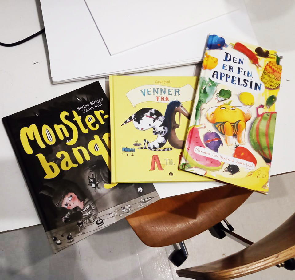 IllustriousLab's tweet photo. We did not leave empty-handed! Monster-bange (Monster scared), Venner fra A til Å (Friends from A to Å), Den her fin appelsin (A nice orange) by @zarahjuul. Can't wait to read them! #illustriousnorth #nordiskkulturfond #danishillustration #danishillustrator #denmark #illustration https://t.co/ZzmjXspuyP