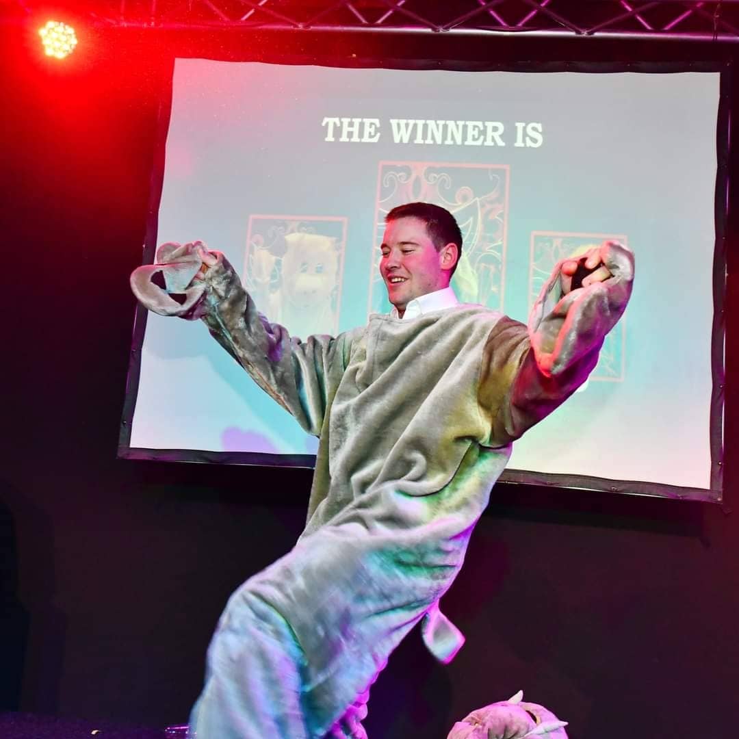 Pohhh mensen, wat was het een prachtige avond. Die pakken ze in ieder geval niet meer af ;) Nagenieten kun je gaan doen met de foto's die je vindt op onze website! 
schottelzakken.nl/foto-en-video/…