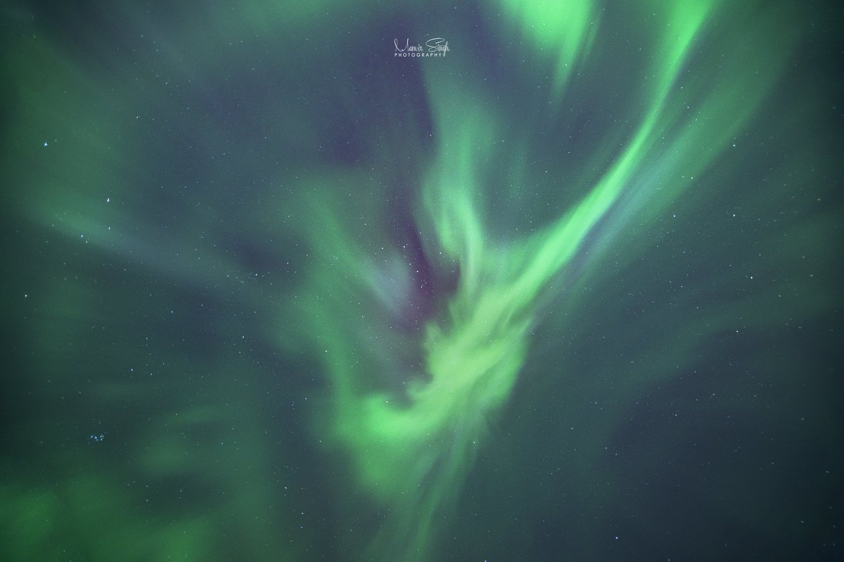 diamond2189's tweet photo. A picture of recent G3 solar storm that hit earth. More pictures coming soon
#NorthernLights @AuroraMAX @NorthLightAlert https://t.co/XxsTzxnK0K