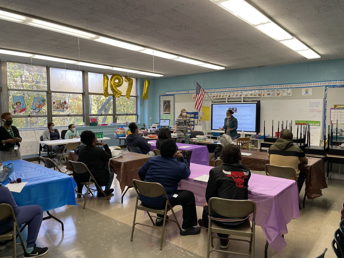 EmilyGriffinVP's tweet photo. Thank you to all the kindergarten parents who came to Bunker Hill today! They learned how they can best support their new readers at home 📖📚 https://t.co/evfqx8fFta