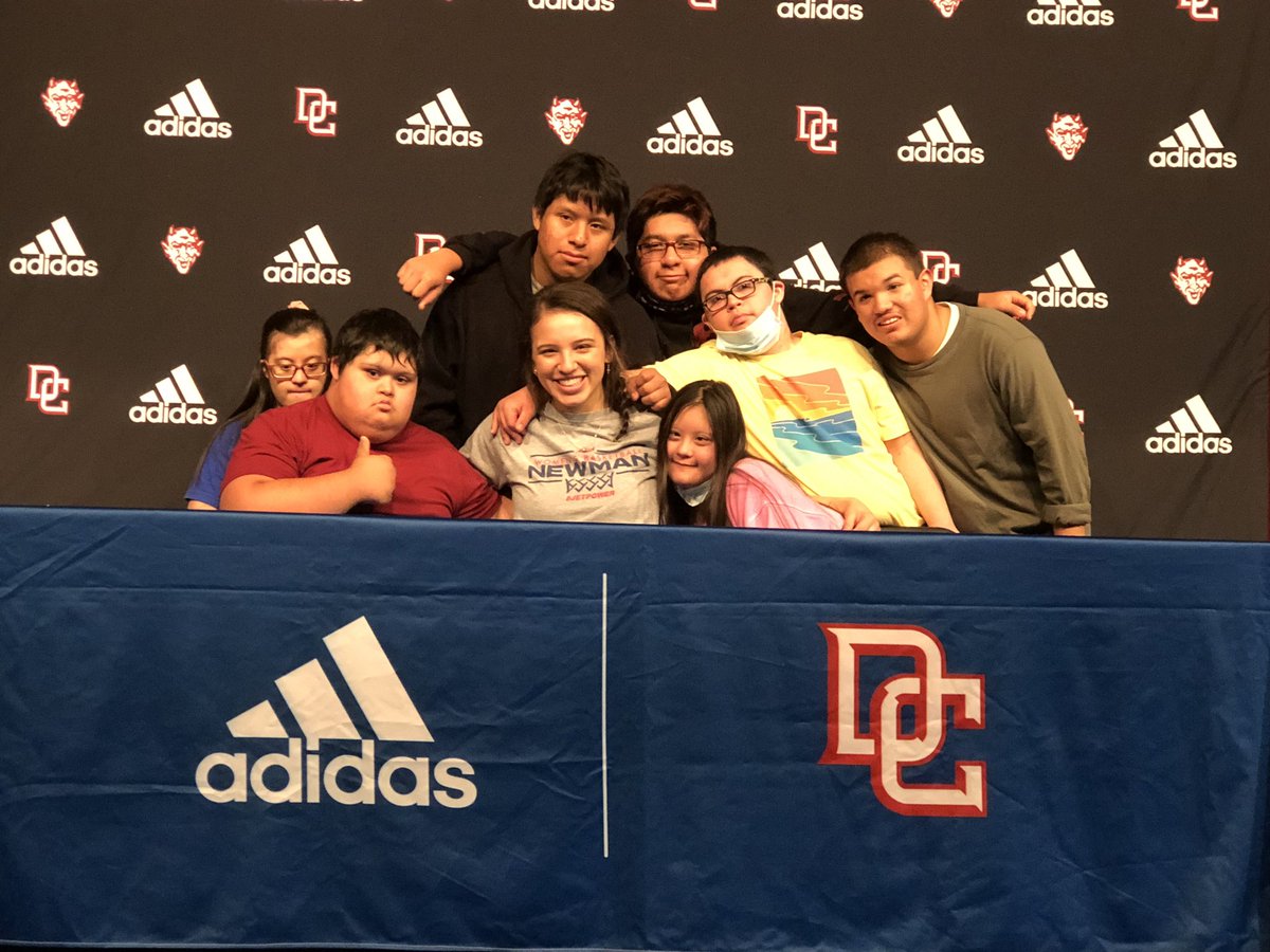 Woke up &amp; signed to my future home✈️  What a great day to be a Jet <a href="/NewmanJetsWBB/">Newman Women's Basketball</a>