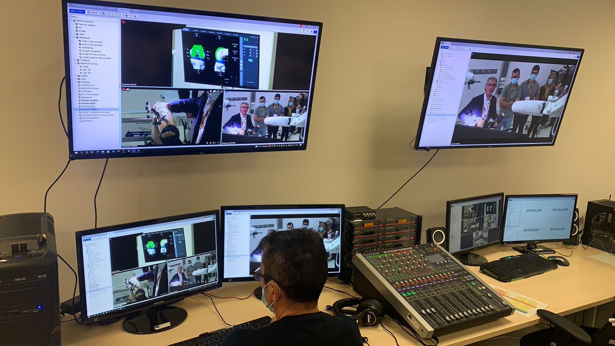 Stryker ha realizado en <a href="/4DHealthCenter/">4DHealth</a> la primera edición en nuestro país del Mako Fundamentals, una formación basada en cirugía ortopédica asistida por un brazo robótico inteligente (MAKO Smart Robotics). Gracias <a href="/JoanLeal72/">Joan Leal</a> y @PedroHinarejos por la excelente instrucción.