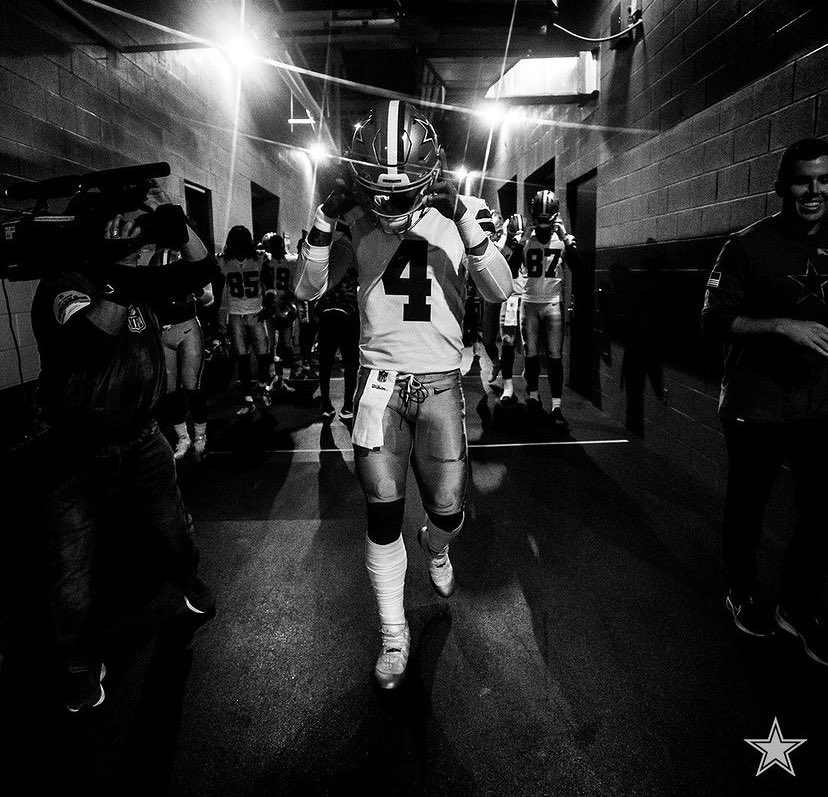 hoppdeville's tweet photo. #CowboysNation lets keep the #ShoutOutTrain 🚂 going
Comment with any #Cowboys related question to get 🗣 shouted out on tonight’s episode of #TalknBoysWitDaBoyz
@Dylan88Wilson @MarkDsCorner will be reading off your final scores & bold predictions!
#DallasCowboys #dirtybirds https://t.co/VlXSddTQoU