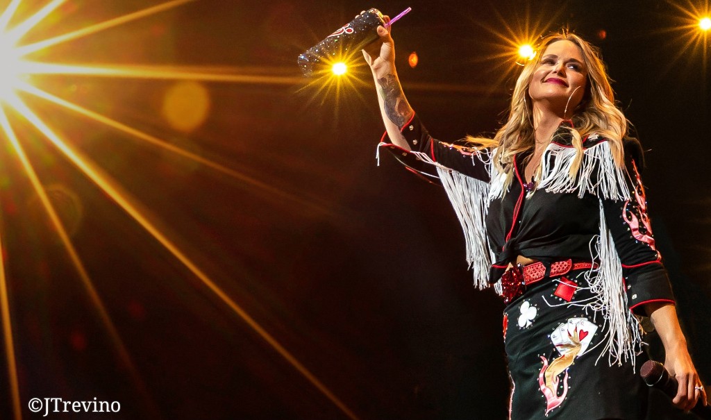jtrevinophotog's tweet photo. Miranda Lambert▪︎Bridgestone Arena▪︎Jan 2020
#HAPPYBIRTHDAY #MirandaLambert #bridgestonearena #wildcardtour #jaytrevinophotography #jttex #Nashville https://t.co/D7RmCQJ8hU