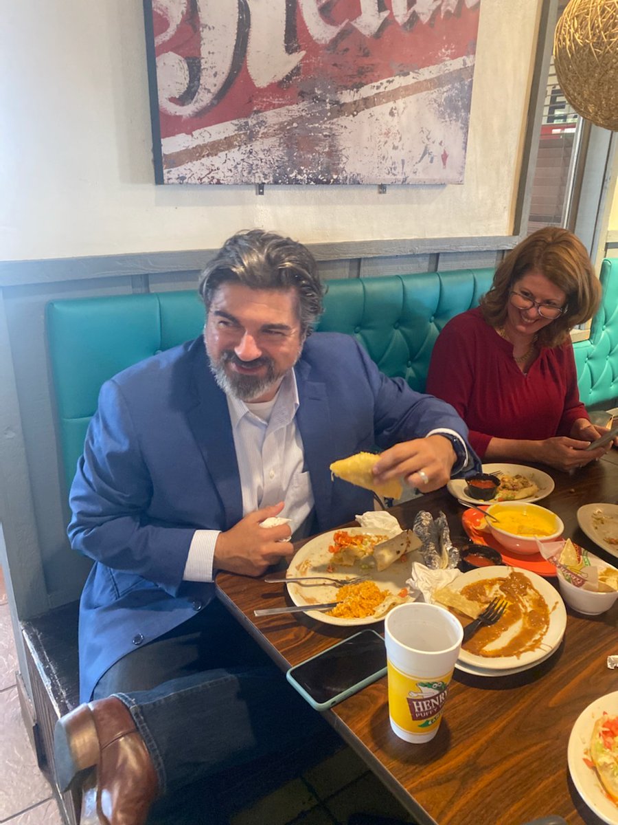 EddieforTexas's tweet photo. During college I worked at Henry's Puffy Tacos - a San Antonio stable which was around the corner from my mother’s childhood home.

Today, I was back at Henry's announcing my candidacy for the U.S. Congress.

Thank you Imelda Lopez Sanchez, Henry's daughter, for hosting us. #TX35 https://t.co/S5Jb3A9cQF
