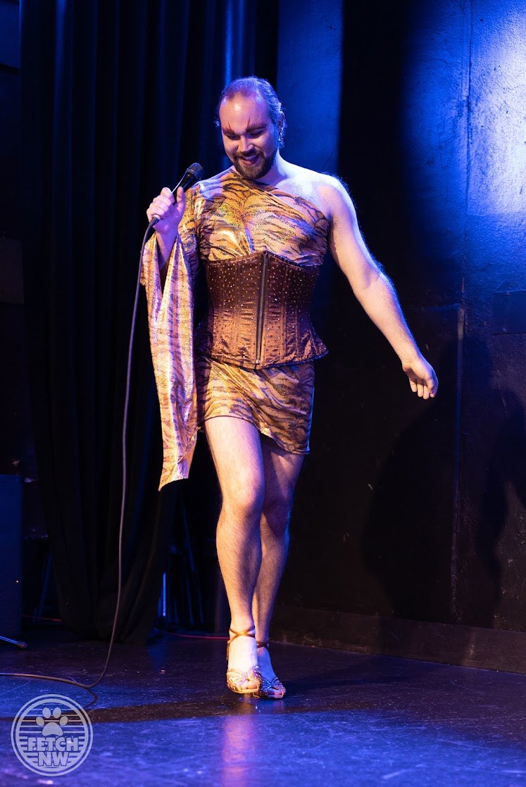 Apollo Vídra (June) 💛🤍💜🖤 tweet media