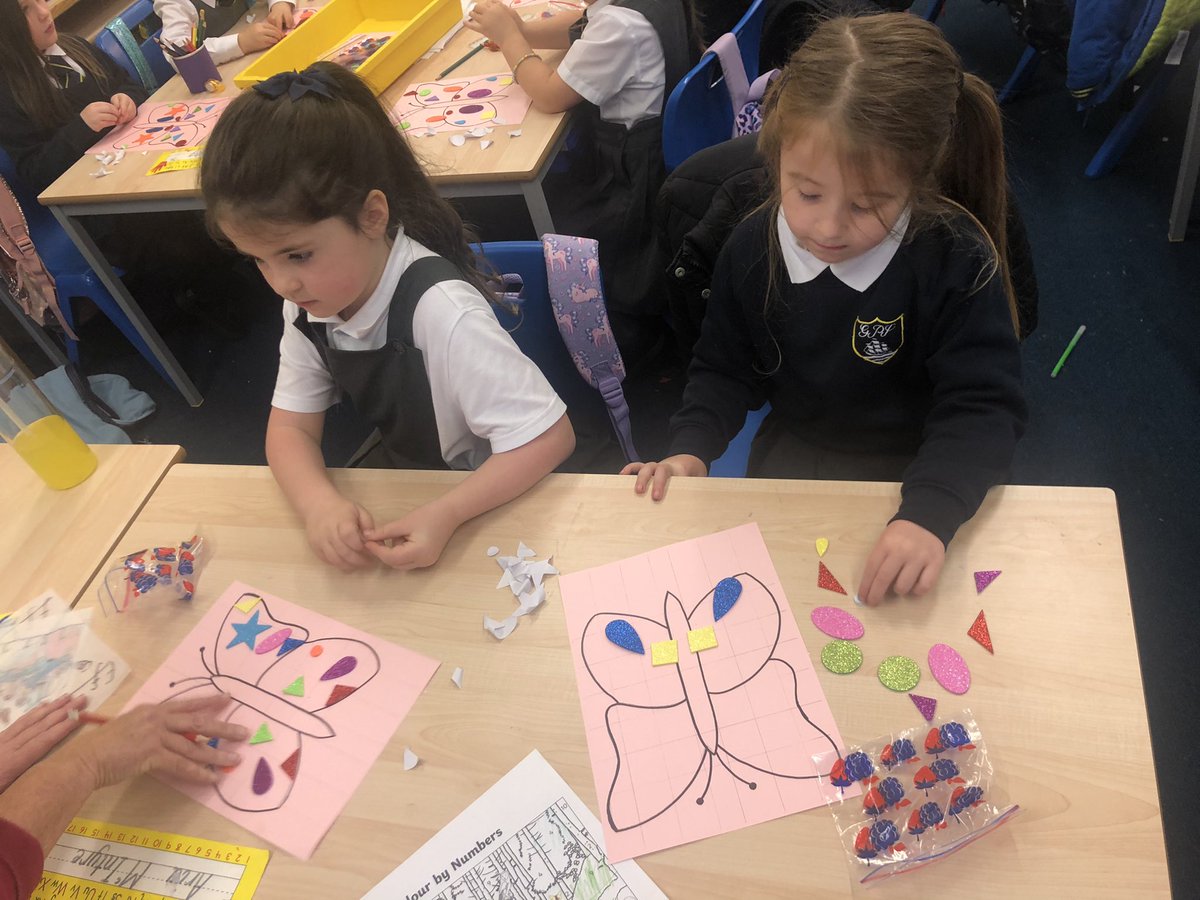 Gourockpr's tweet photo. Primary 1 enjoyed using foam shapes to explore symmetry today... very creative and FUN! ⭐️💧🟣🔺🟩 #symmetry #mathsisart https://t.co/x41dD8Kckz