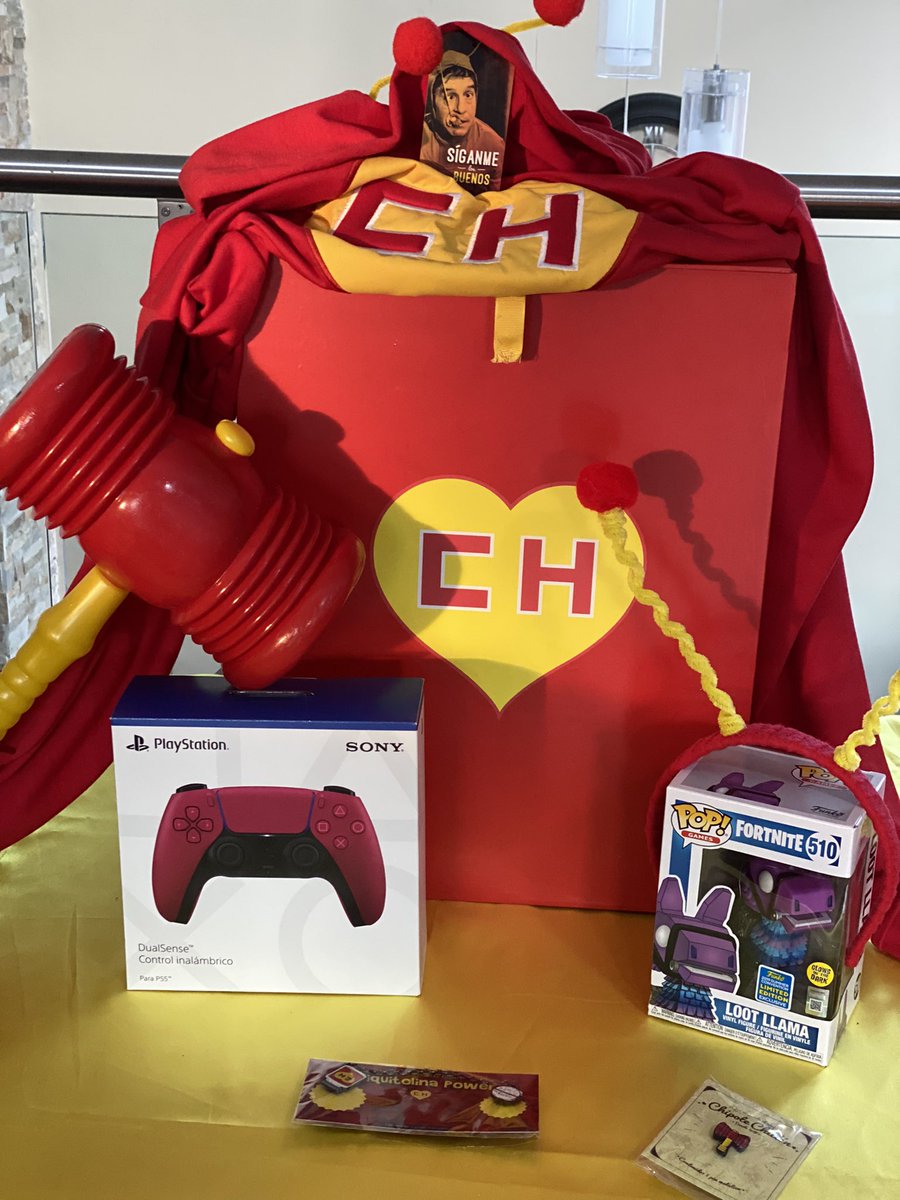 Theslayer360's tweet photo. Miren el paquete exclusivo Fortnite x El Chapulin Colorado que me ha llegado gracias a nuestros amigos de @Fortnite_ES @ChespiritoRGB y @PlayStation_LA ❤️

Definitivamente una de las mejores colaboraciones. ¡Muchas gracias! ☺️ https://t.co/bUYD8Ou2XN