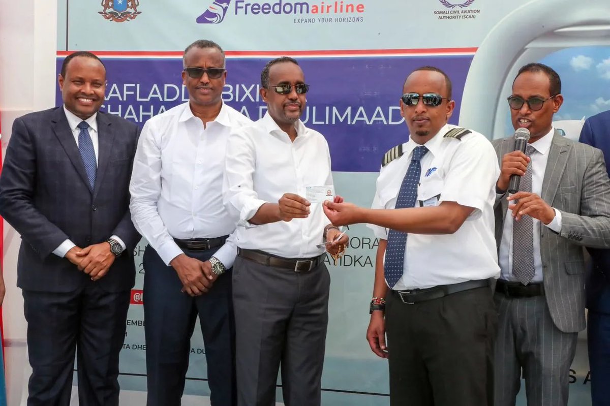 duranfarah's tweet photo. Air Operating certificate for the Somali Air-Space has been issued for the first time in 30 years. This is the beginning of our efforts to make the country's civil aviation system competitive with international ones, and this will also contribute to economic growth of our country https://t.co/1AORnDo3A6