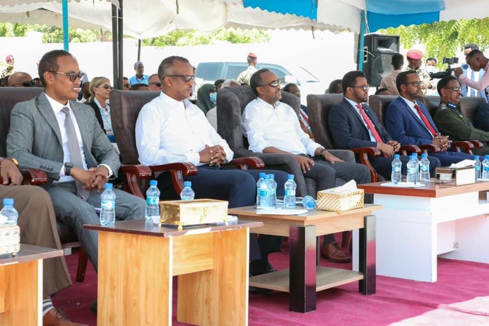 duranfarah's tweet photo. Air Operating certificate for the Somali Air-Space has been issued for the first time in 30 years. This is the beginning of our efforts to make the country's civil aviation system competitive with international ones, and this will also contribute to economic growth of our country https://t.co/1AORnDo3A6