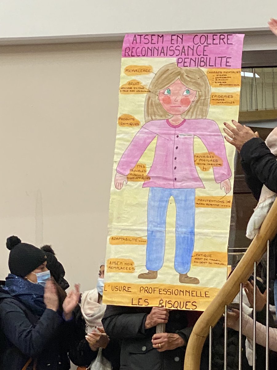 PARDAL_J_C's tweet photo. Séance du #conseil suspendue. Résultat de la gestion calamiteuse de @VincentChriqui des agents municipaux de @Bourgoin38300   #BourgoinJallieu #mépris https://t.co/9YLAX0FpRX