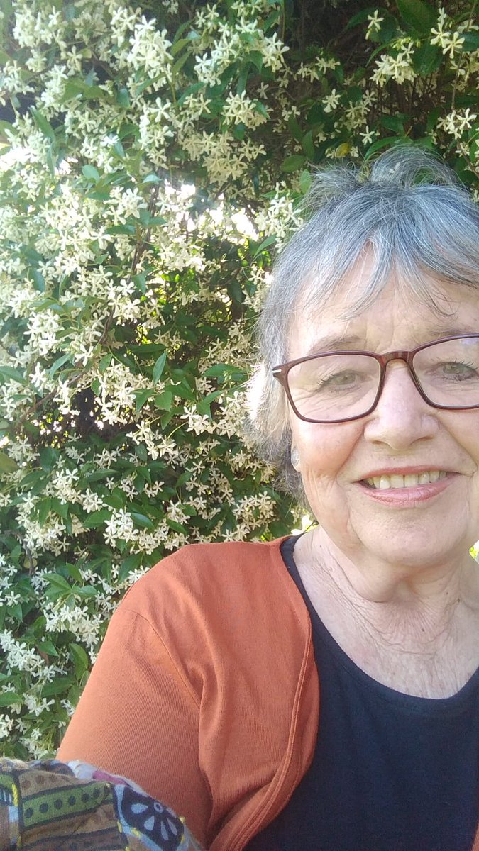 Saliendo de naranja hacia la plaza. # LaIvesedefiende