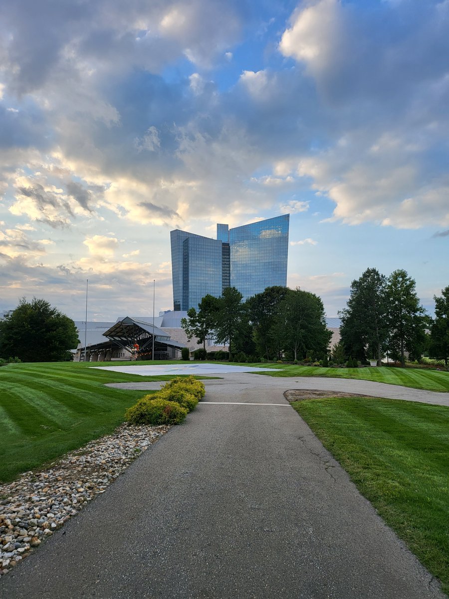 MoheganSun's tweet photo. ☁️ ☁️ ☁️ 

📸 | hurley.e_ on Instagram https://t.co/Q0FhcsM1Dv
