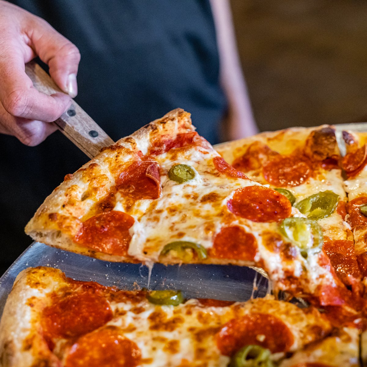 DesertRosePub's tweet photo. Make your next lunch break cheesy and delicious with our help. #pizza #GlendaleArizona https://t.co/60kCoV9enJ