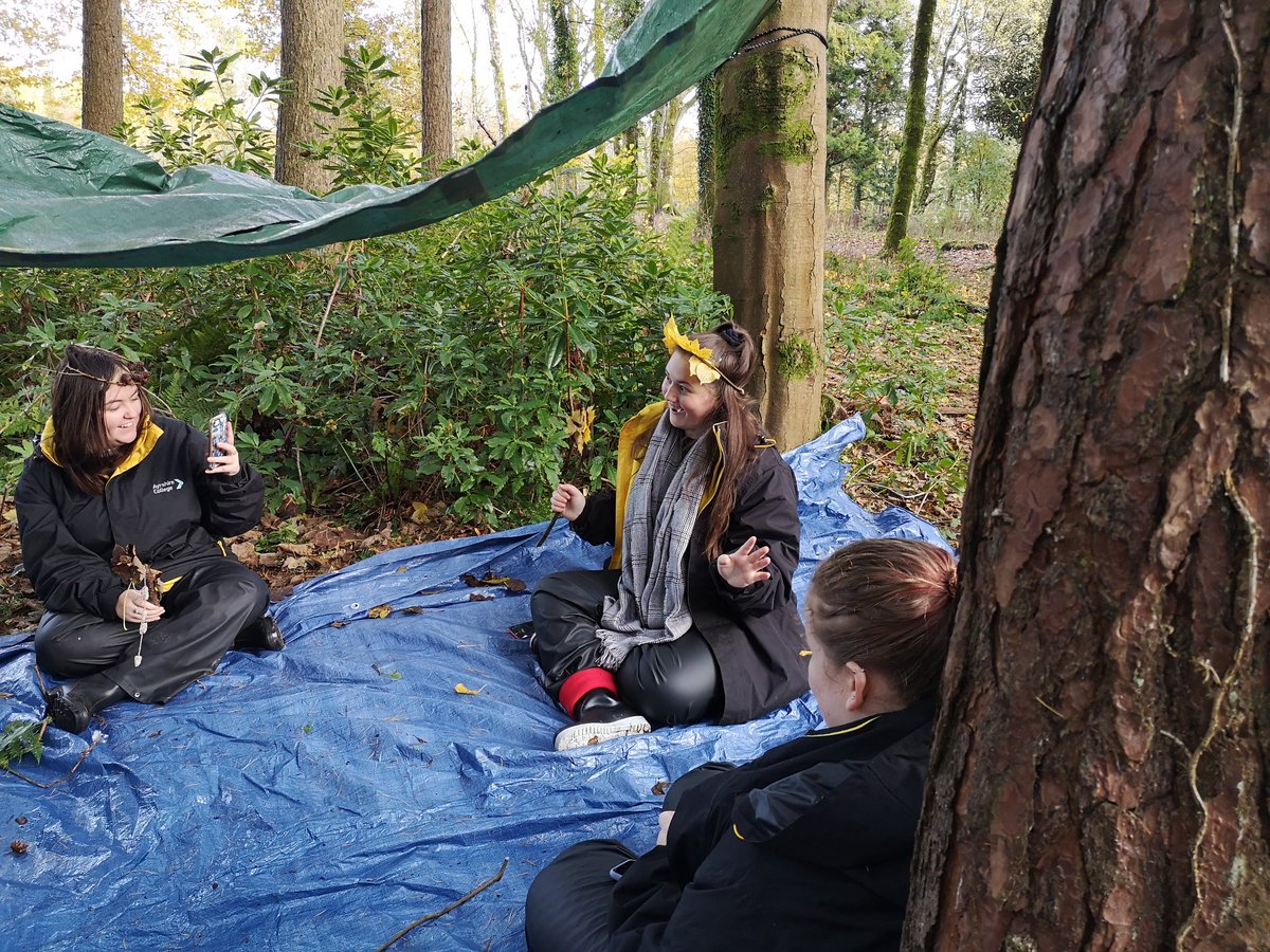 ayrshirekelc's tweet photo. Creating magic wands with sticks and leaves, learning about size, shapes, numbers and supporting mathematical language. Then on to build crowns to match 👑 rounded off with some story telling with our wonderful creations 
#creatingstories #hncforestkindergarten #teamelc https://t.co/TT0TKF1Z9U