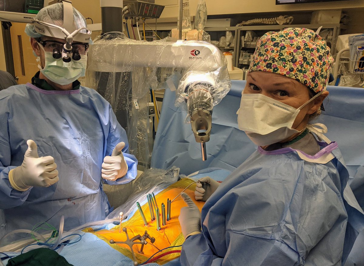 DBBSpine's tweet photo. Our current fellow Dr. Walters and our nurse practitioner extraordinary Dana knock out a robotic trauma case.

Check out our diverse and comprehensive adult/peds spine fellowship!
#spinefellow @NASSspine @AOSpine @UAMSOrtho @UAMSneurosurg https://t.co/RoemOv8lqk