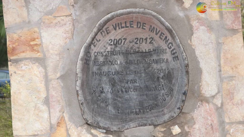 RadioCultureFm's tweet photo. #Développement #Local #Mvengue #Océan 

La Commune de Mvengue est en pleine expansion et rêve du meilleur avec le bitumage de la Route Régionale qui la traverse.

Suivez-nous sur @RadioCultureFm https://t.co/EWhn2MvnuE