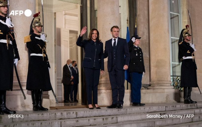 ketgorjestani's tweet photo. #VPOTUS spent nearly 2 hours at the Élysée Palace.
French President Macron in English: “We do share the view that we’re at the beginning of a new era & our cooperation is absolutely critical.”
#HarrisinParis #f24 https://t.co/0cUrUHl8Z2