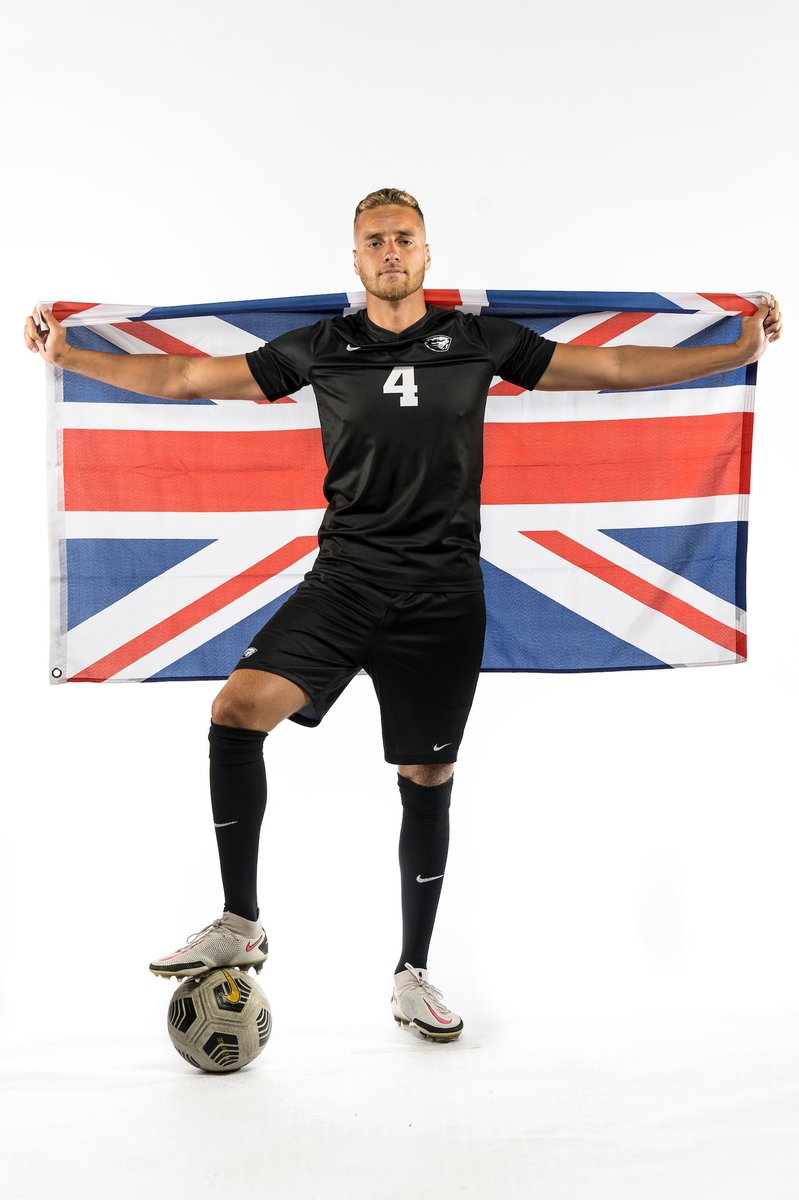 BeaverMSoccer's tweet photo. 🎓 Alex Cover
⚽️ Defender
📸 New Media Communications major
🗣 “I am extremely thankful for the last four years on the soccer team here at OSU. The experience of moving to a different country has been life changing for me.” https://t.co/Gm53TJT322