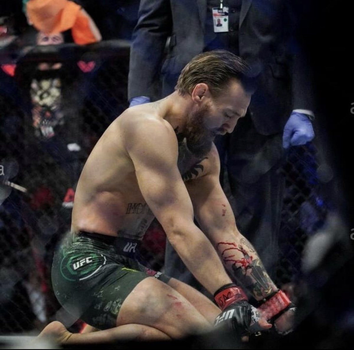 TheNotoriousMMA's tweet photo. Oh blood splatter, we meet again  
Never mine, never will  
Always yours, Always spill  
Jaw gone, jog on  
For Maude is not gone  
She is at the Black Forge  Her favorite song  
Oh blood splatter, from the Octagon - W.B. Yachts 🛥 https://t.co/CvlkuVbLqd