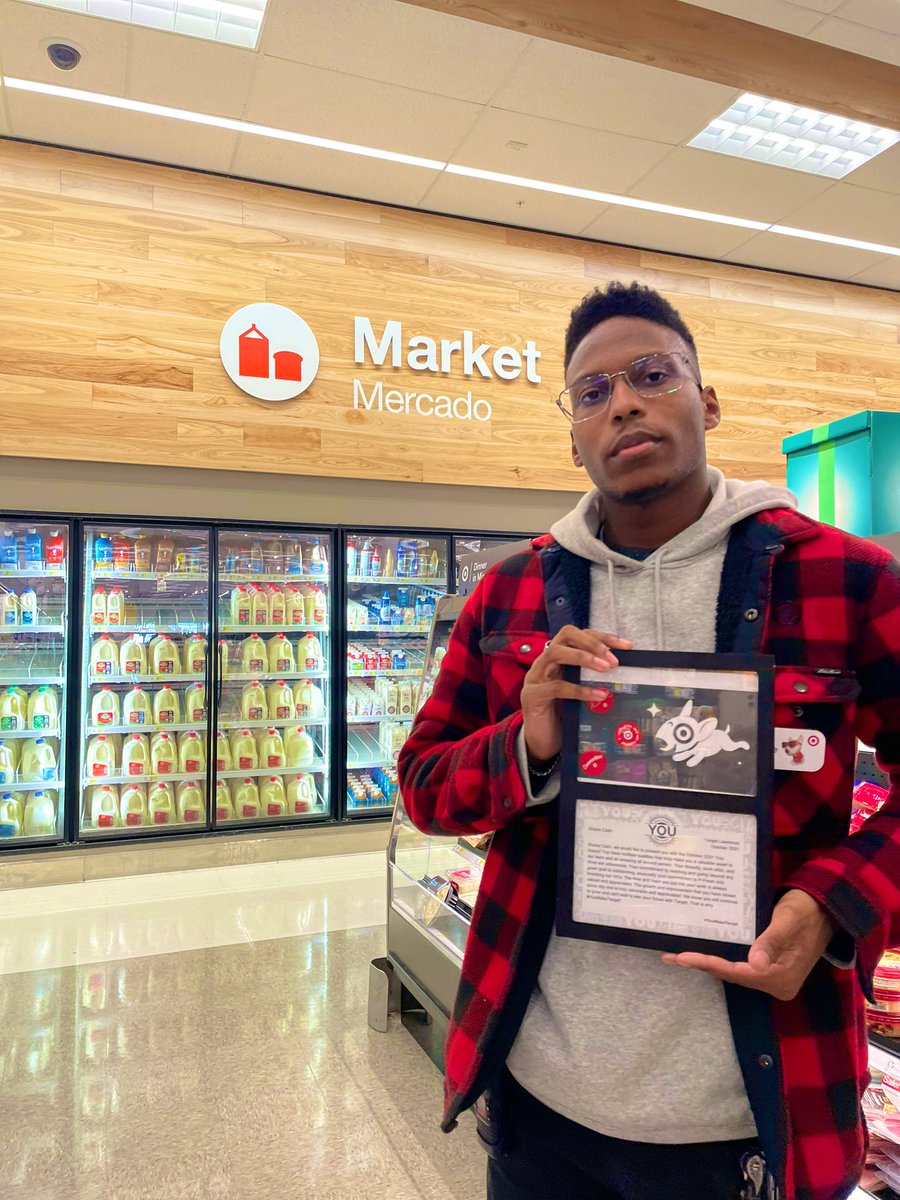 JonTfromTarget's tweet image. A well deserved YouAward goes to Shane for the month of October! Thank you for always going above and beyond any expectation and caring so deeply. Your drive for green metrics and role in team training is a huge reason we can say 3382 is successful. Keep on rocking, Q4 is here!❤️