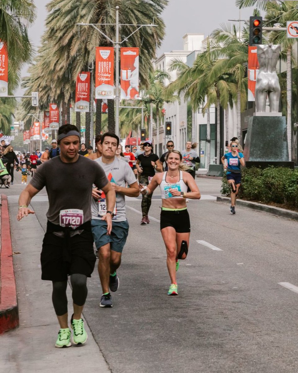 DaversaPartners's tweet photo. Nothing but smiles for these 3 incredible women who ran and completed marathons in LA &amp; NY this past week. On behalf of Daversa Partners...congratulations!

#daversapartners #daretobelegendary https://t.co/ZHx6Hz5WgR