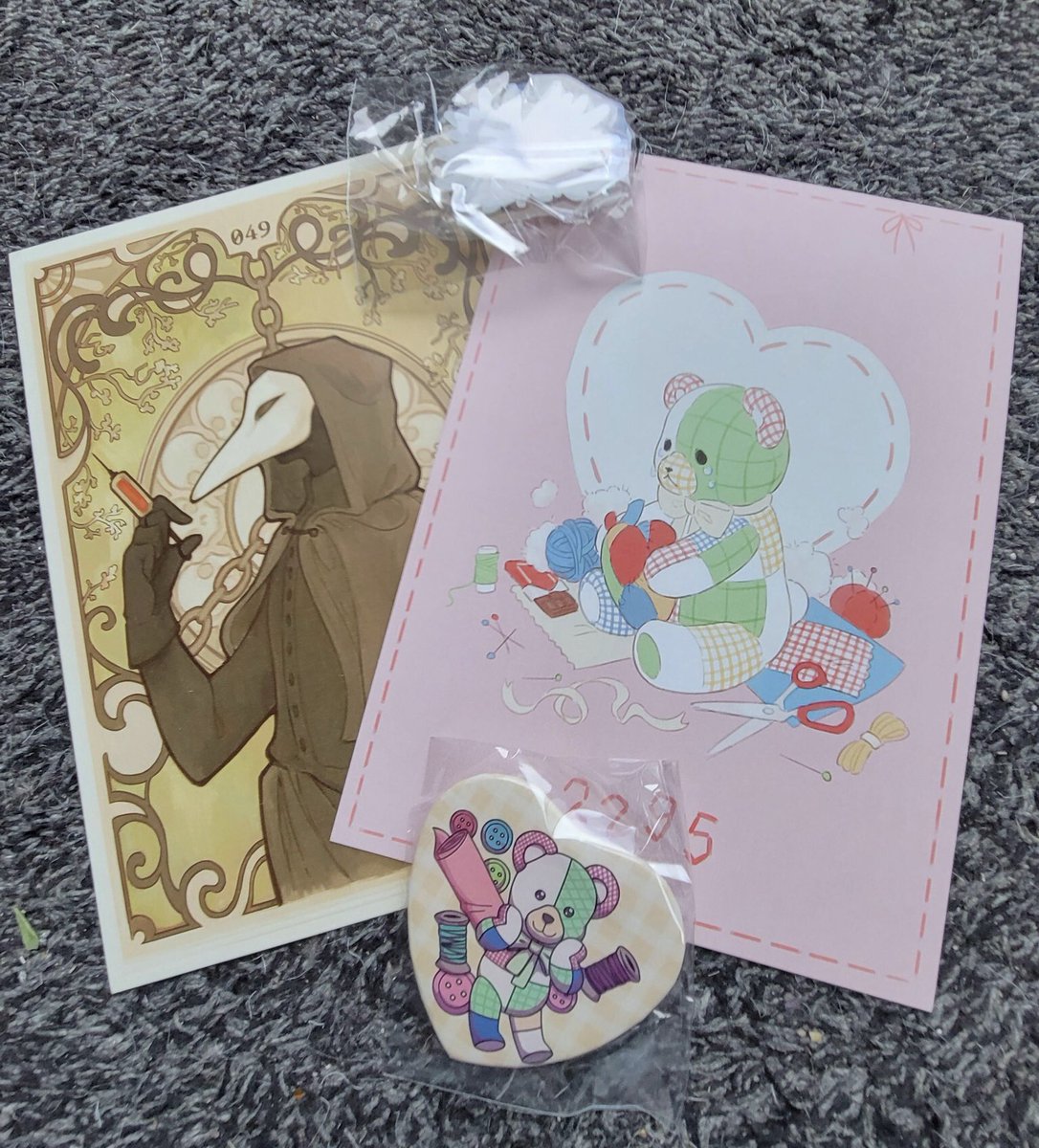 ContainmentZine's tweet photo. 🩸 BUYER UPDATE 🩸

All buyers have been emailed! If you are a buyer and haven’t received an email, make sure to check your spam! Otherwise, if you haven’t gotten one please get in contact! https://t.co/7dr9tEUNHX