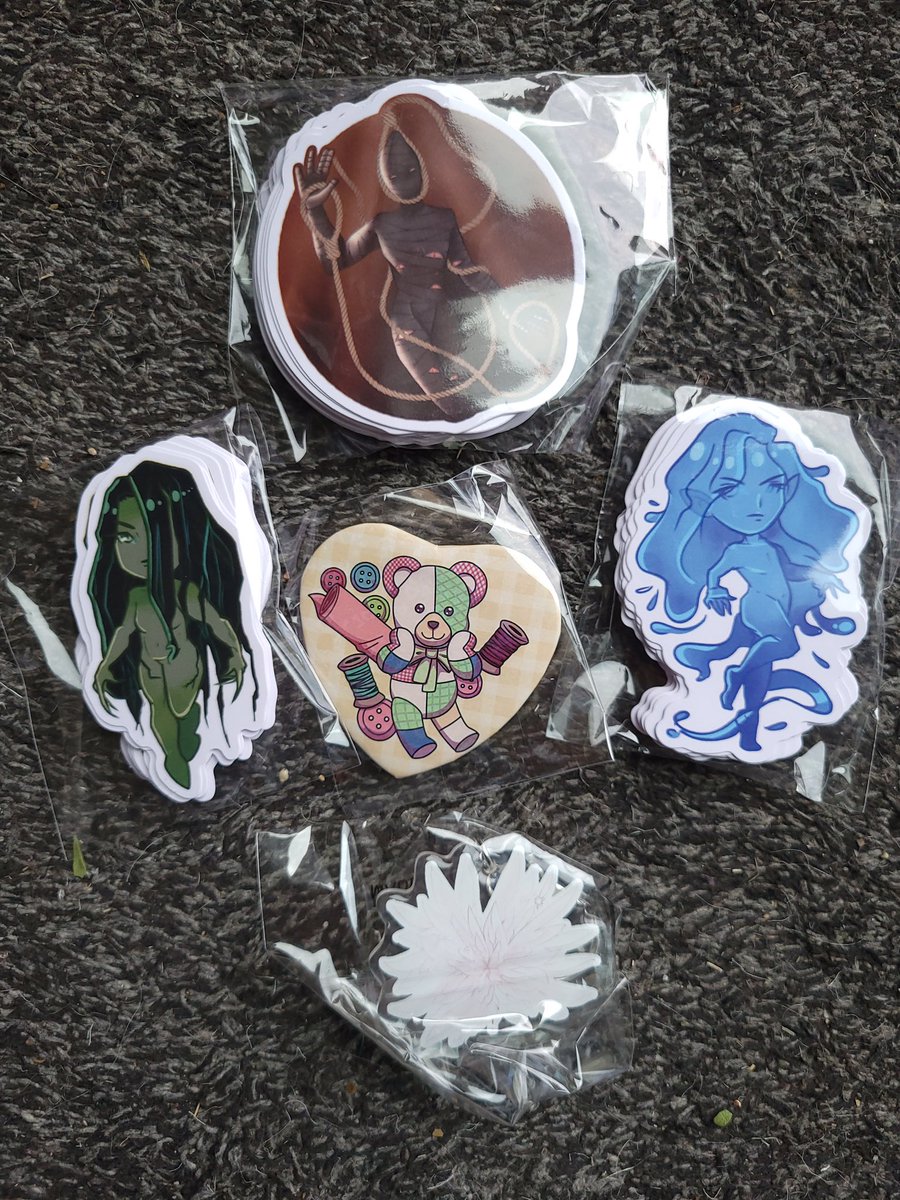 ContainmentZine's tweet photo. 🩸 BUYER UPDATE 🩸

All buyers have been emailed! If you are a buyer and haven’t received an email, make sure to check your spam! Otherwise, if you haven’t gotten one please get in contact! https://t.co/7dr9tEUNHX