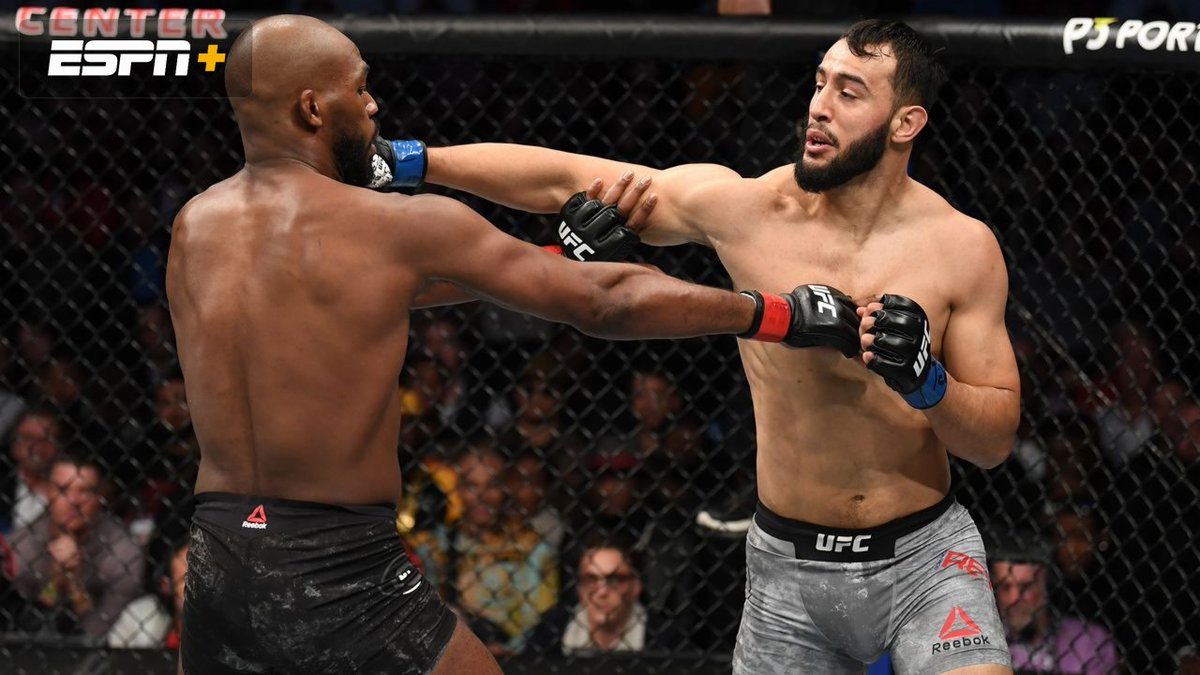 ClubDeLasMMA's tweet photo. Estaba viendo la repe de Jones vs Reyes:

R1: Sin dudas para DR
R2: Parejo. Se lo doy a JJ
R3: Mejores golpes de Reyes
R4: Empezó fuerte DR pero lo ganó JJ 
R5: Round parejo, un poco mejor JJ 

Tengo 48-47 para Jon Jones. En vivo se la había dado a Reyes y hasta dije que fue robo https://t.co/lUmVRXD1bm