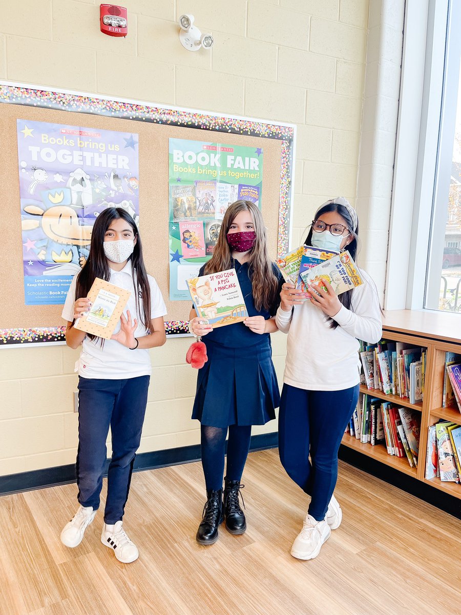 mrsknunes's tweet photo. We are THRILLED to be back in the @StGregoryHCDSB library with @amusebook today! 🥰 We are so grateful for this beautiful space and all of the wonderful books we can check out and read! 📚 https://t.co/5NifRWBgRC