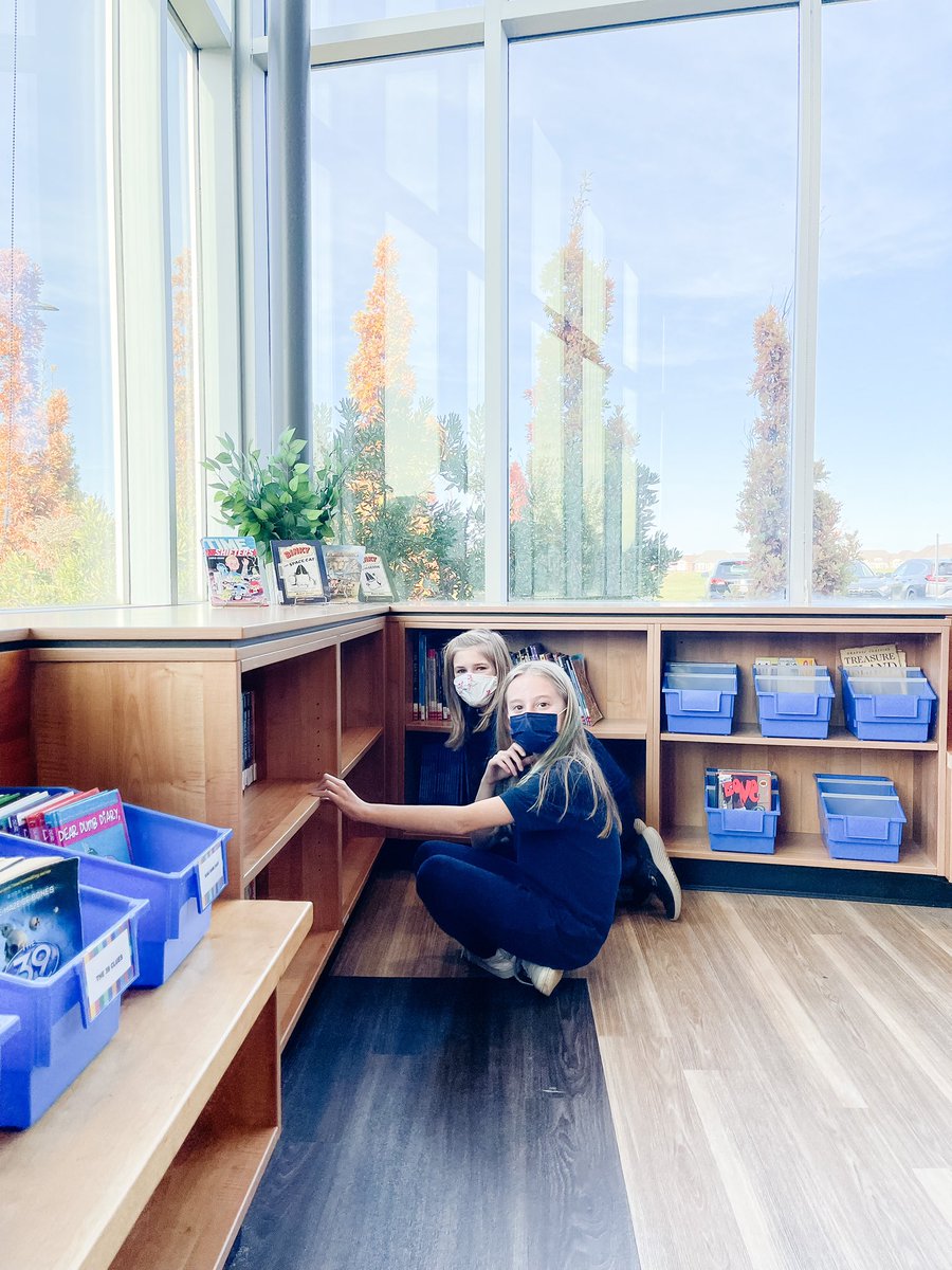 mrsknunes's tweet photo. We are THRILLED to be back in the @StGregoryHCDSB library with @amusebook today! 🥰 We are so grateful for this beautiful space and all of the wonderful books we can check out and read! 📚 https://t.co/5NifRWBgRC
