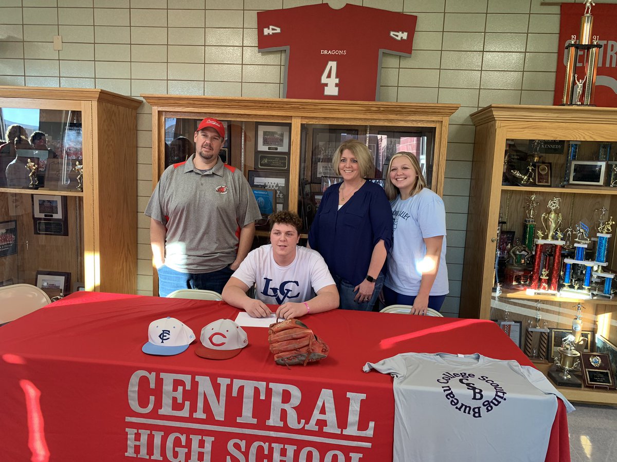 AjHoenstine's tweet photo. Congrats to Devon Boyles for signing his letter of intent to Radford University and Jake Detwiler to Lebanon Valley College. Dragon Nation is proud of you. #coveboys #1morerun #stormshere https://t.co/8vfV7vNPIM