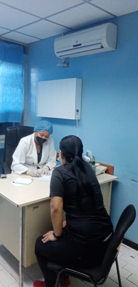 CoroIpasme's tweet photo. Ipasme coro se mantiene prestando servicio médico-asistencial con las especialidades de gastro-pediatria, medicina general, gastroenterología,foniatria gineco-obsterricia psiquiatría infantil, psiquiatría, odontología, colocación de holters y realización de EKG https://t.co/cIL7vWieHU
