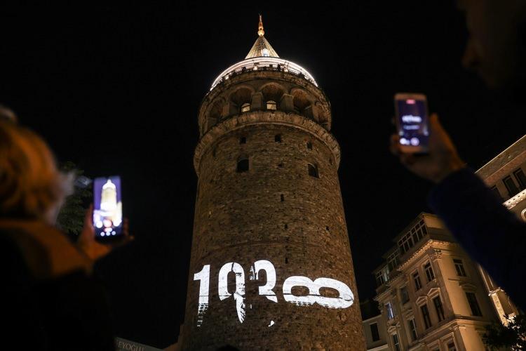 evrenseImerak's tweet photo. Bu akşam Galata Kulesi. https://t.co/LNcI4edKMi