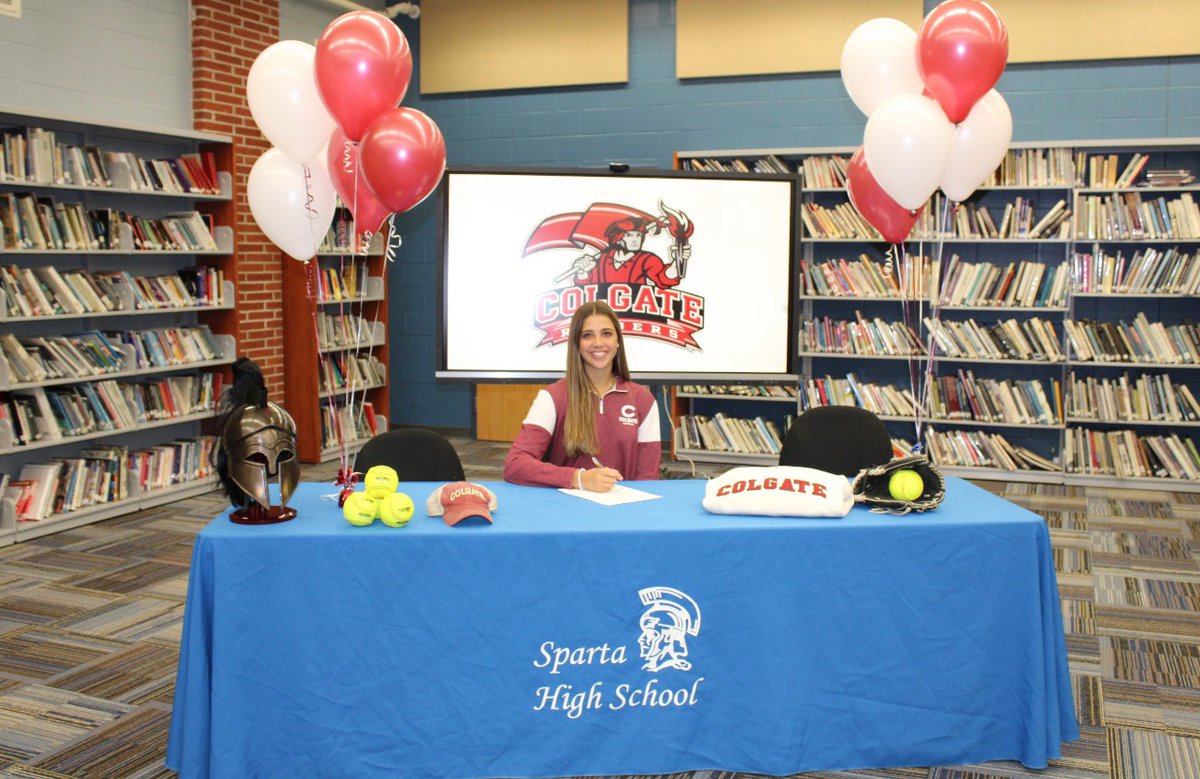 GoldGarvey's tweet photo. Congrats to Alexa Acker on signing her NLI to play softball and pursue her academic interests at Colgate University!!! #Rockstrong https://t.co/5CGldsDPLE