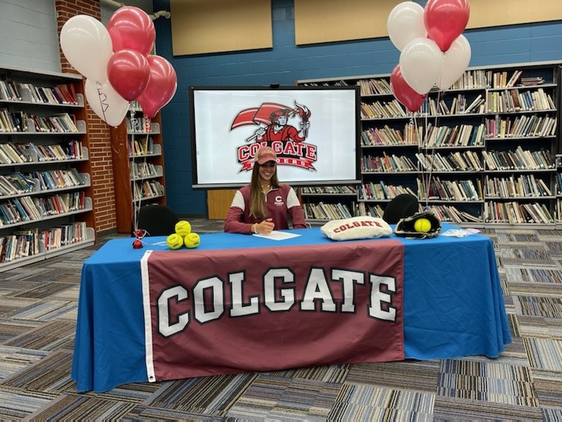 GoldGarvey's tweet photo. Congrats to Alexa Acker on signing her NLI to play softball and pursue her academic interests at Colgate University!!! #Rockstrong https://t.co/5CGldsDPLE