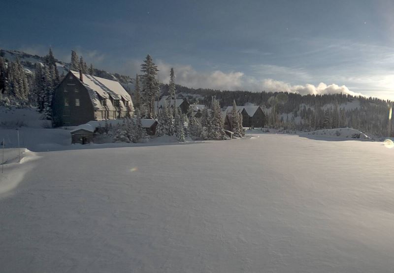 NWSSeattle's tweet photo. the view from https://t.co/WYTiQaA3YG never gets old, and closer up is nice too https://t.co/LBJOgaP1YK https://t.co/Mlw0PrmTB4