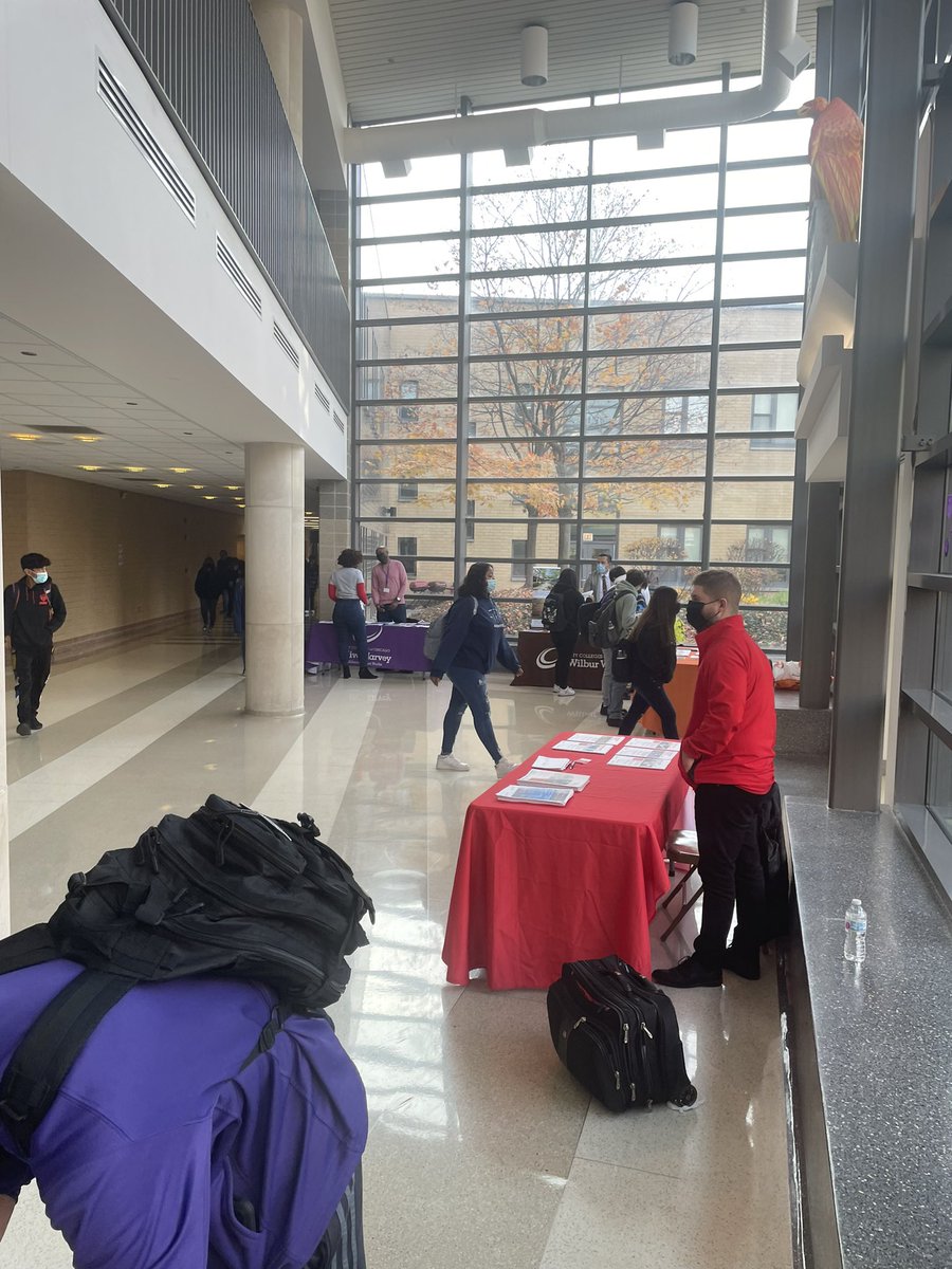 KKCRecruiterJG's tweet photo. Starting off this beautiful Wednesday morning at Little Village High school for their Senior Seminar College Fair! I’m sharing info on how they can become #KKCDIFFERENCEMAKERS 🐴@KKCEnrollment @KK_College @ChiCityColleges https://t.co/8GN3reShzZ