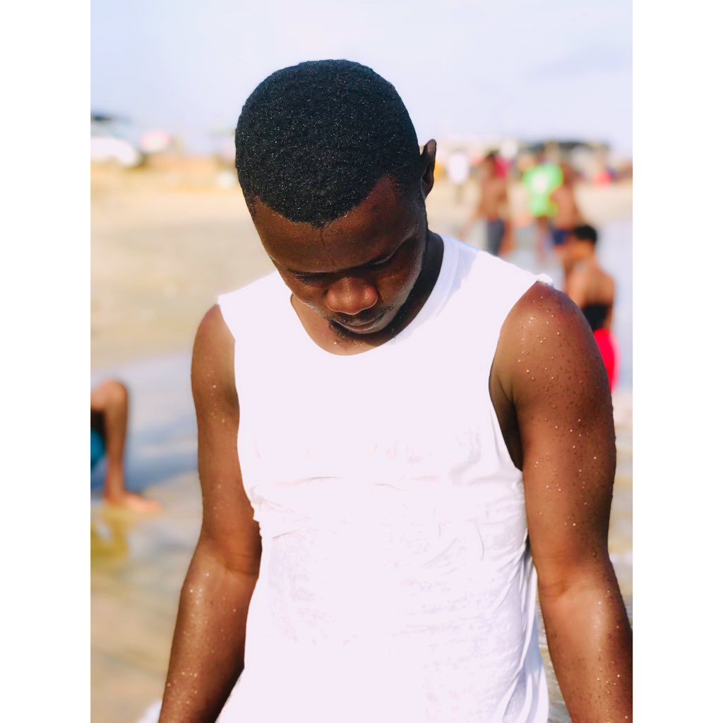 sonofhannatu's tweet photo. Having me as a friend is a blessing, no competition, no jealousy &amp; no fake love.❤️ #BEACHPLAY🏖 https://t.co/kHwfew2hA0