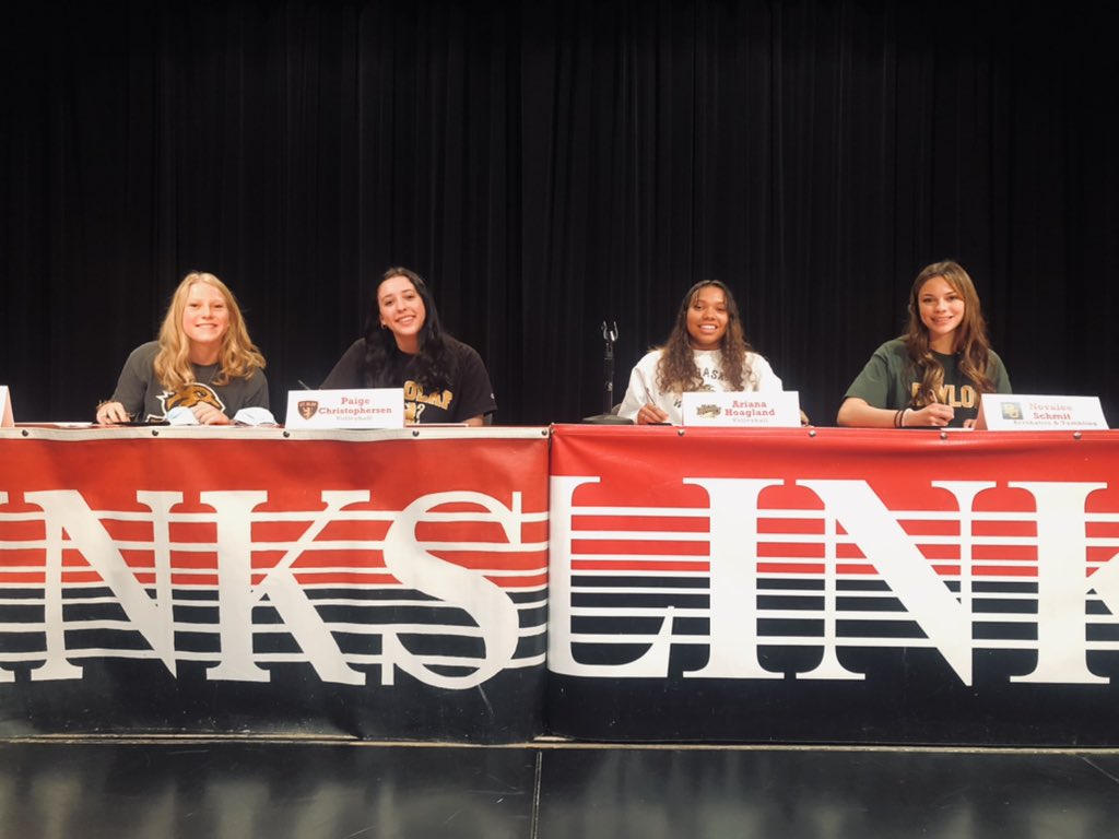 CoachBeckmannLH's tweet photo. Big congrats to our Lincoln High student athletes who signed today to continue their academic and athletics at the next level! Very proud of all these ⛓⛓⛓⛓for the impact they will be leaving here at LHS! Great young women who led by example in the classroom and in athletics! https://t.co/QXHv1A1X6W